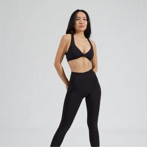 Buffbunny 
Double Twist Sports Bra -onyx black-large